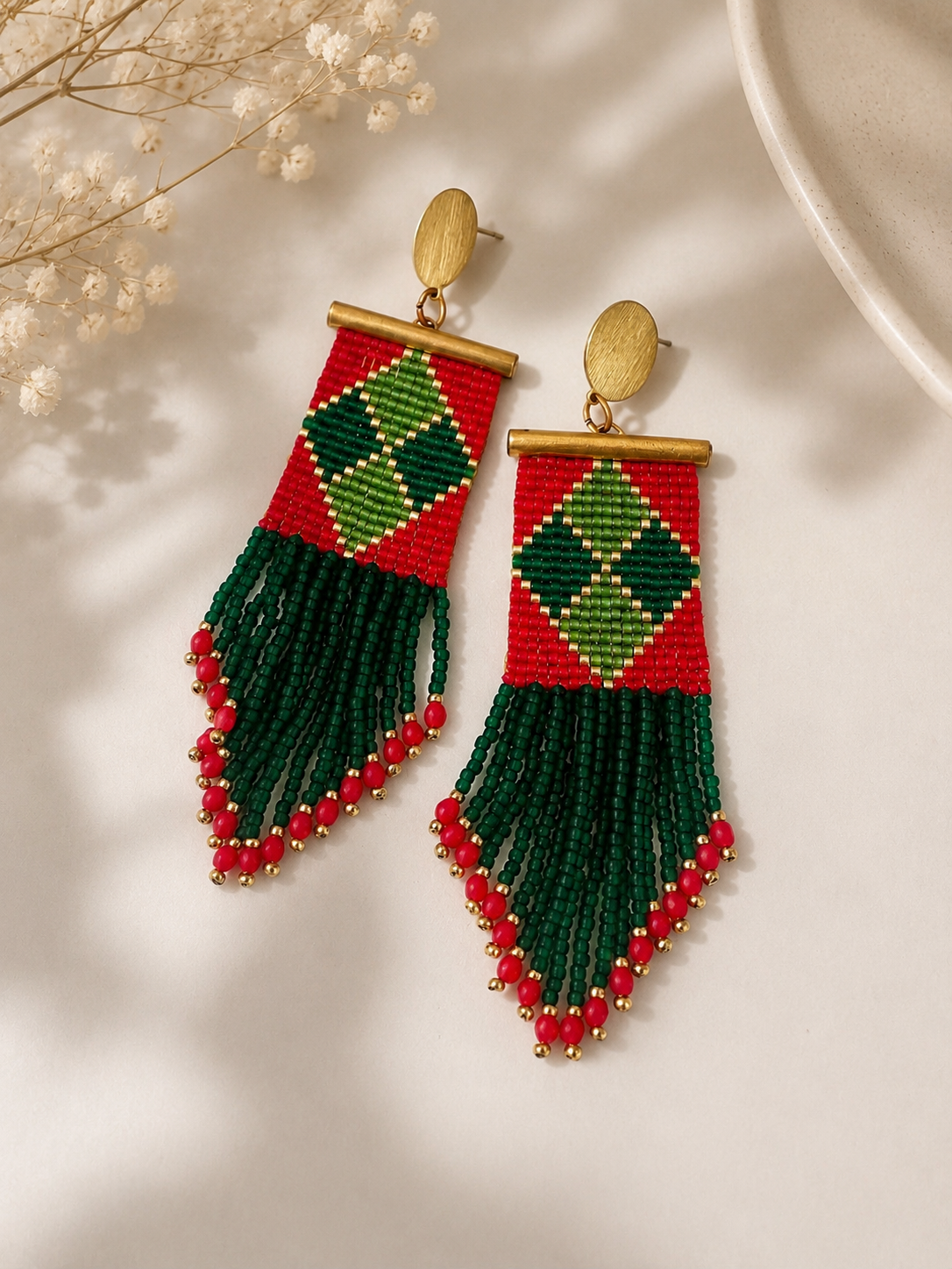 Festive harmony fringes